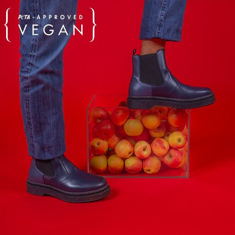 Blue and black apple leather chelsea boots